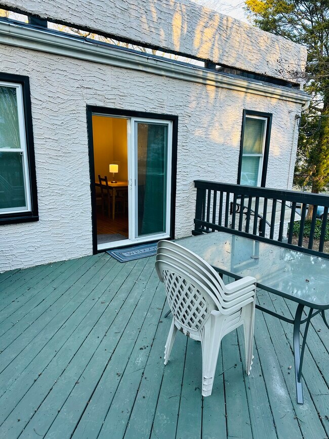 Deck2 - 4207 Queensbury Rd