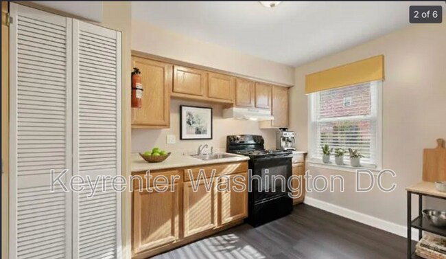 Foto del edificio - 5001 Sheriff Rd NE