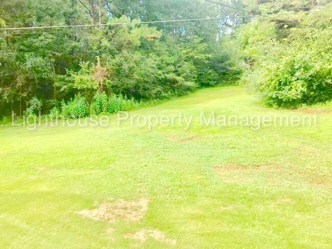Foto del edificio - 3BD Brick Home on Large Lot
