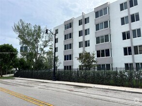Building Photo - 250 180th Dr