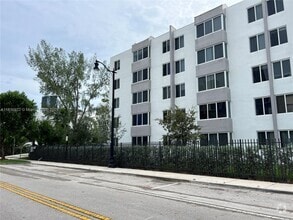 Building Photo - 250 180th Dr