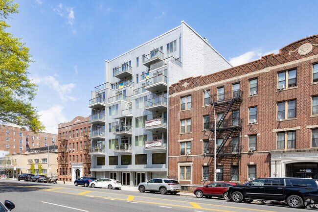 Building Photo - 2131 Ocean Ave