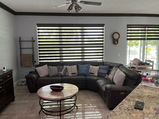 Foto del edificio - 7576 Savannah Ln