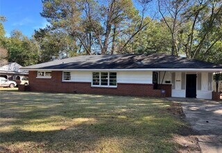 Building Photo - 3653 Cloverdale Rd