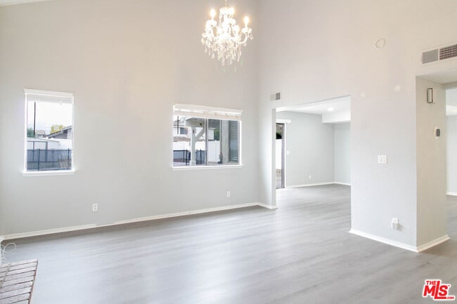 Foto del edificio - 45809 Evelyn Ct