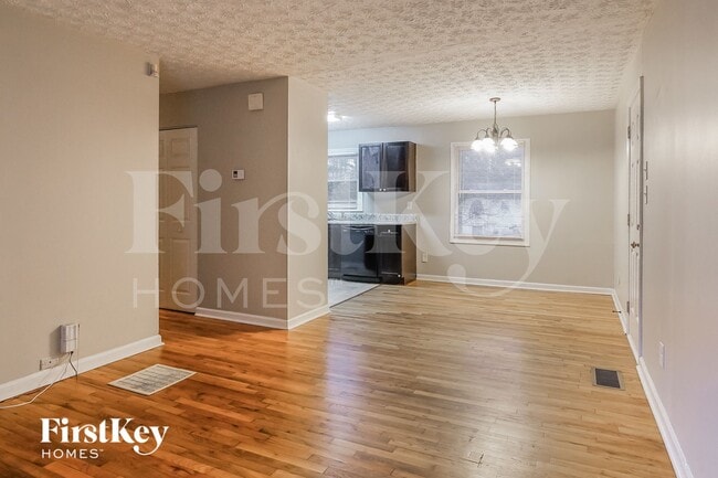 Foto del edificio - 443 Fairlock Ln NW