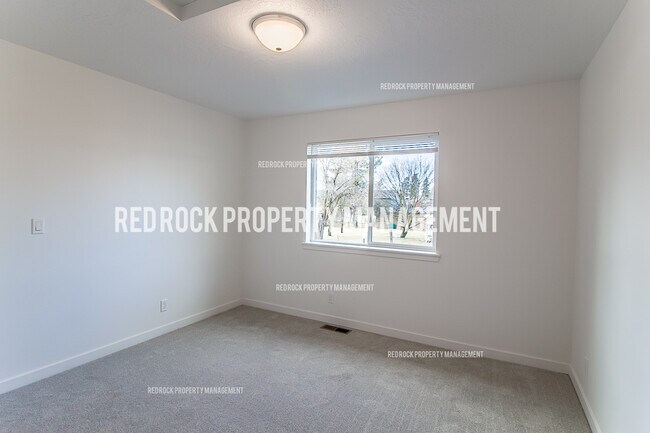 Foto del edificio - 1108 N Davis Ln