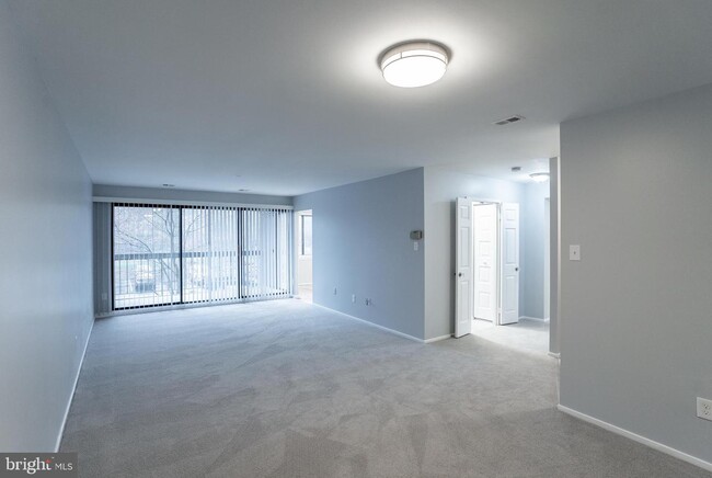 Building Photo - 2817 Jermantown Rd