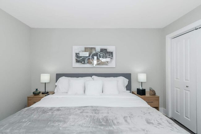 Building Photo - 3518 Roswell Rd NE