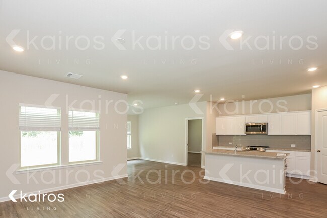Building Photo - 30943 Clearview Ct.