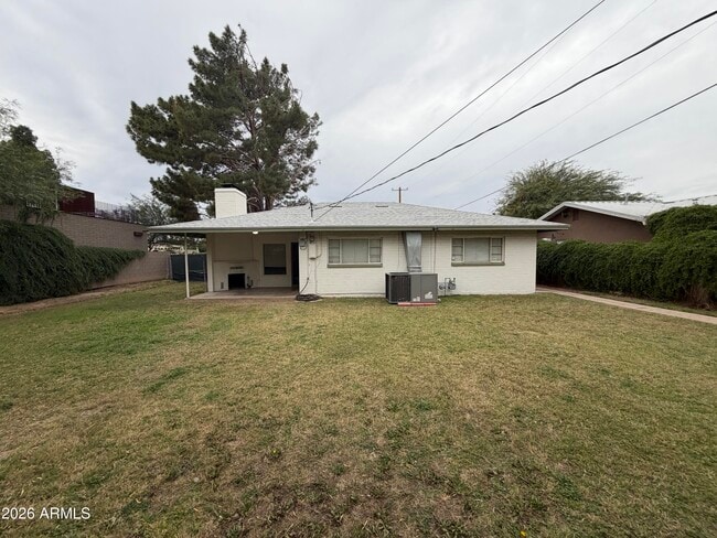 Foto del edificio - 1725 S Sierra Vista Dr