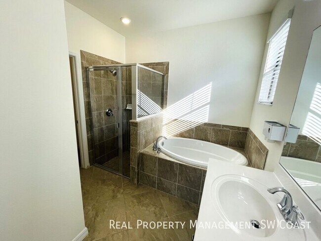 Building Photo - 14306 Vindel Cir
