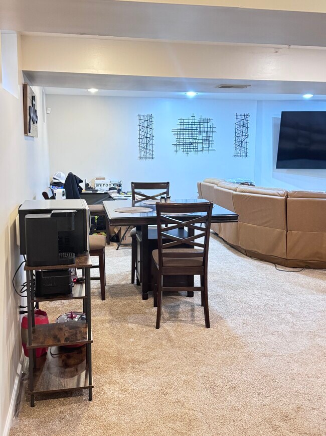 Foto del edificio - 6402 Barnwood Dr