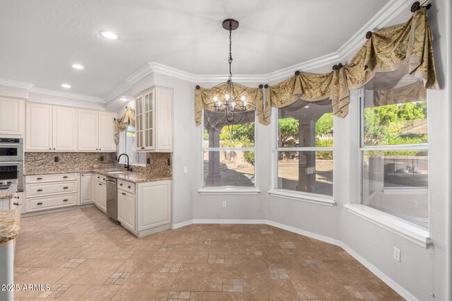 Building Photo - 1367 E Desert Flower Ln