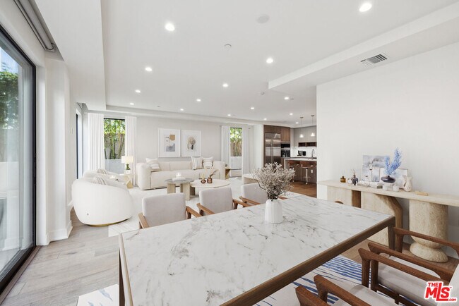 Foto del edificio - 725 Croft Ave