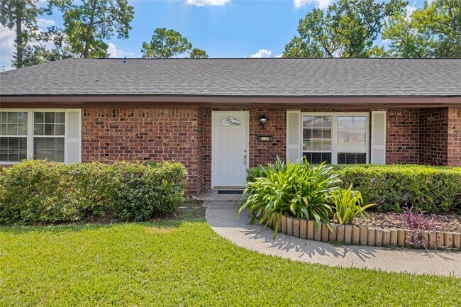 Building Photo - 10055 Westview Dr