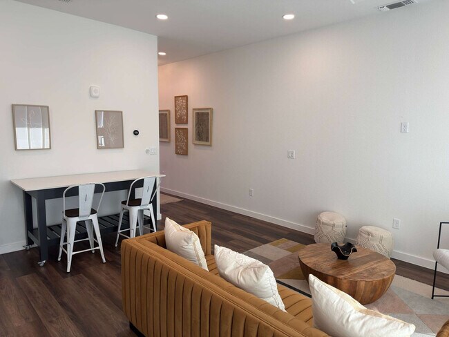 Building Photo - 2165 Gabriels Pl