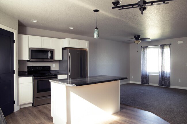 Building Photo - 627 Bomber Way