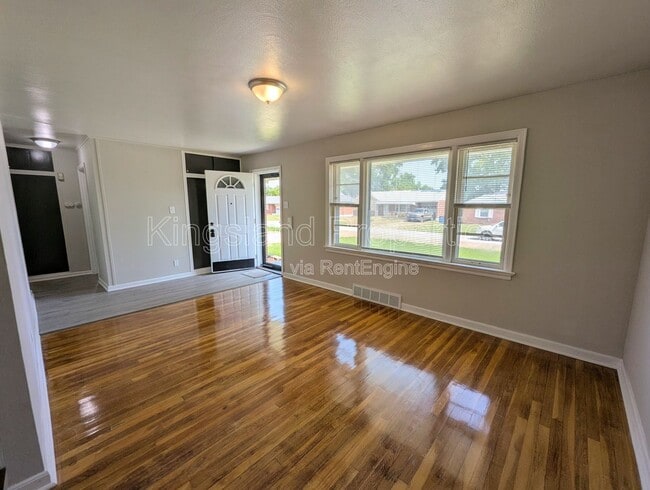 Building Photo - 9418 Pattonwood Dr