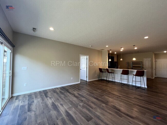 Foto del edificio - Charming 3-Bedroom, 2-Bath Home with Bonus...