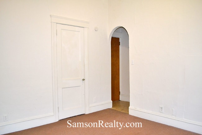 Building Photo - 257 Gano St