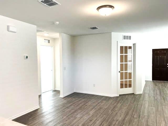 Foto del edificio - 829 Lake Fletcher Rd