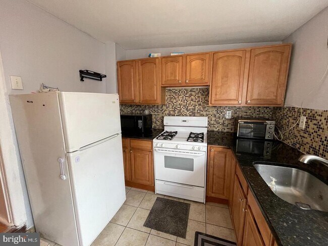 Foto del edificio - 2509 E Monmouth St