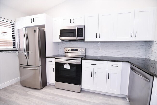 Foto del edificio - 2315 SW 22nd Ave
