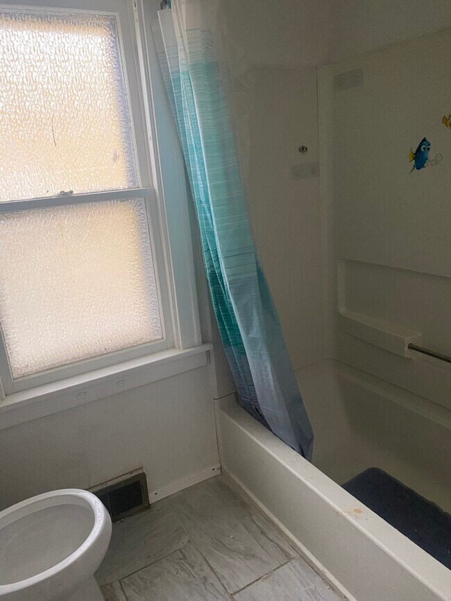 Foto del edificio - 470 Winspear Ave