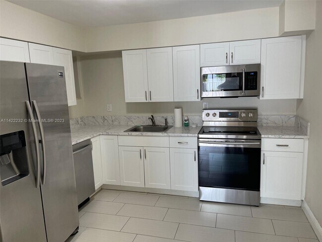 Foto del edificio - 1800 SW 25th St