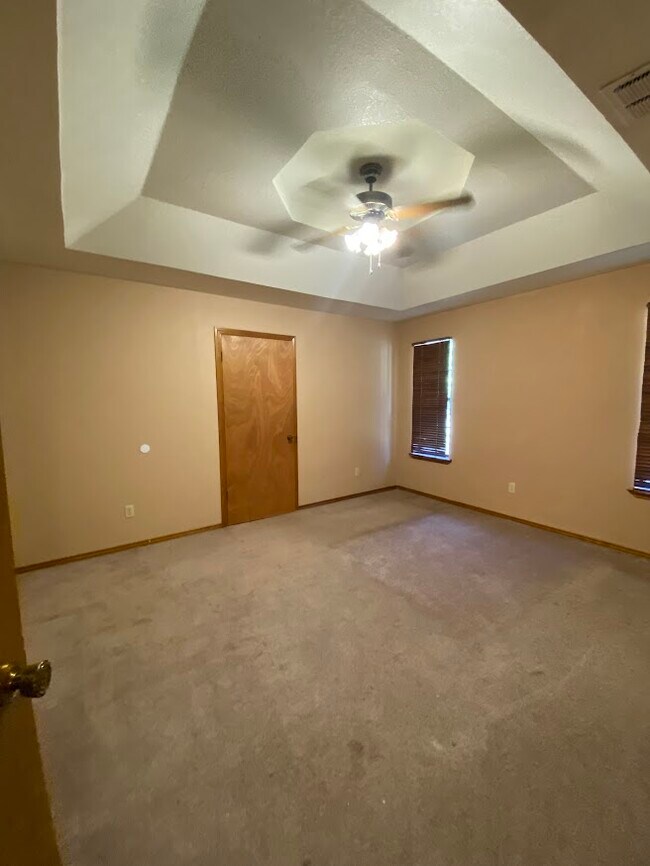 Foto del edificio - 1305 James Cir