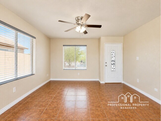 Foto del edificio - “Cozy 3-Bedroom, 2-Bathroom Home in Desert Oasis”