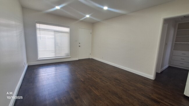 Building Photo - 16321 Prairie Ave