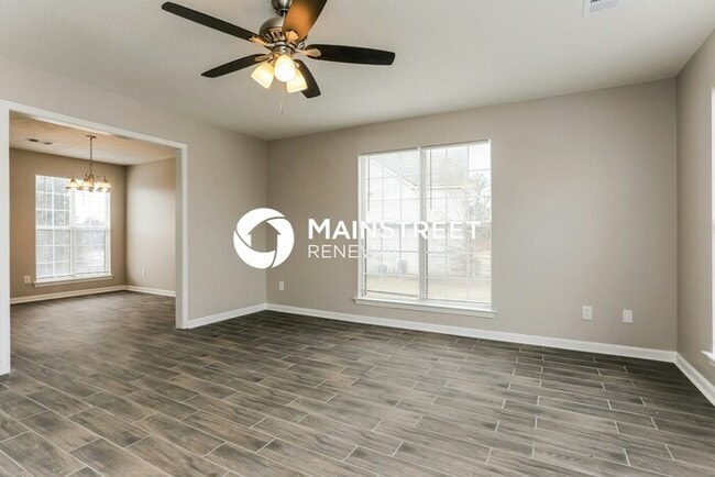 Photo - 3 Bedroom Pet-Friendly Home in ELLENWOOD, GA with Main Street Renewal