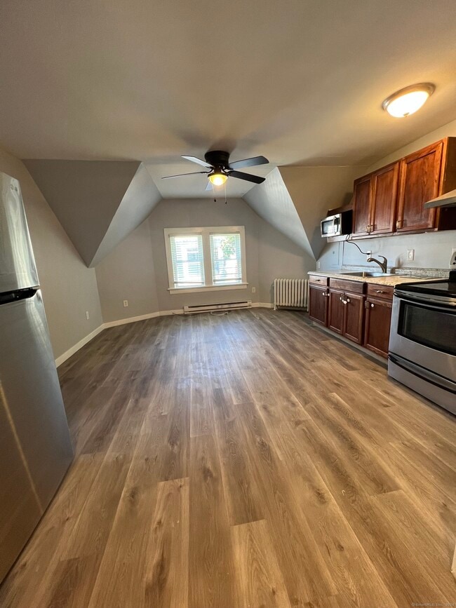 Building Photo - 15 Huntington St