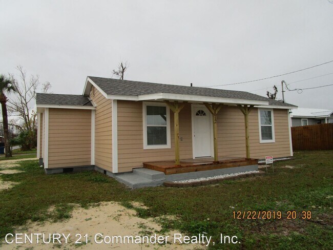 Foto del edificio - 3 br, 2 bath House - 3012 E 3rd St