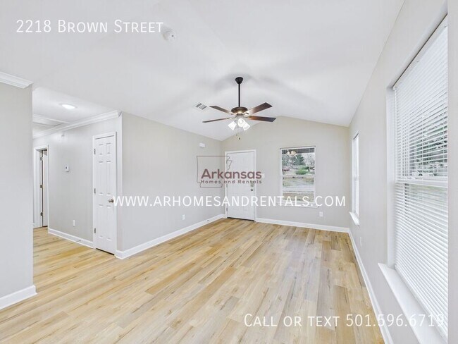 Foto del edificio - 2218 Brown St