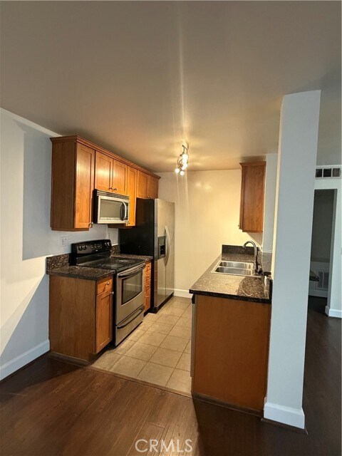 Foto del edificio - 10982 Roebling Ave