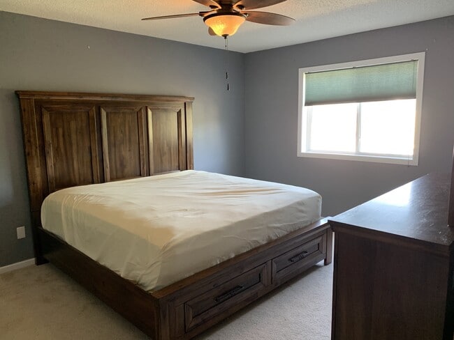 Foto del edificio - 1018 108th Ln NW