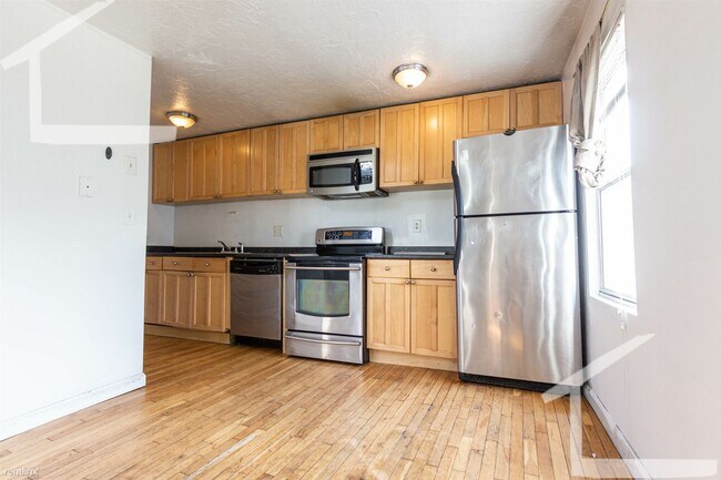 Foto del edificio - 4 br, 1 bath Duplex - 6 Shepard St 6