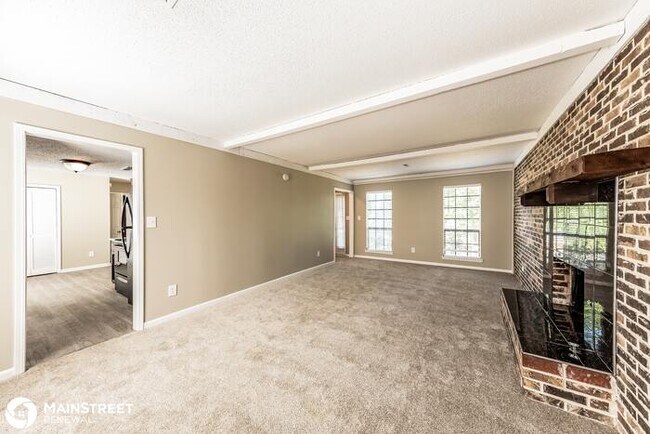 Foto del edificio - 904 Pine Forest Circle, Birmingham, AL 35235