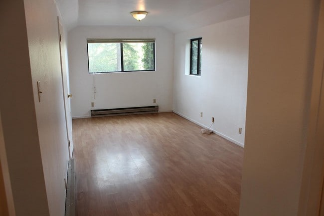 Living Room - 21850 Bear Creek Rd