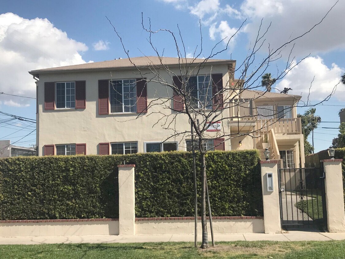 Foto del edificio - 1418 S Genesee Ave