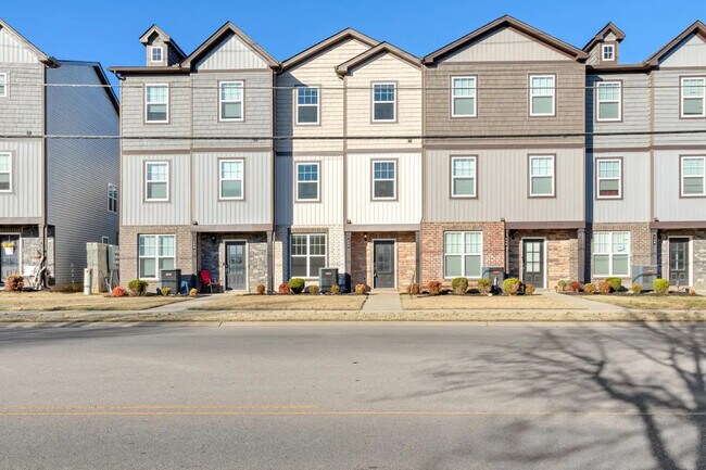 Building Photo - 144 Ramsden Ave