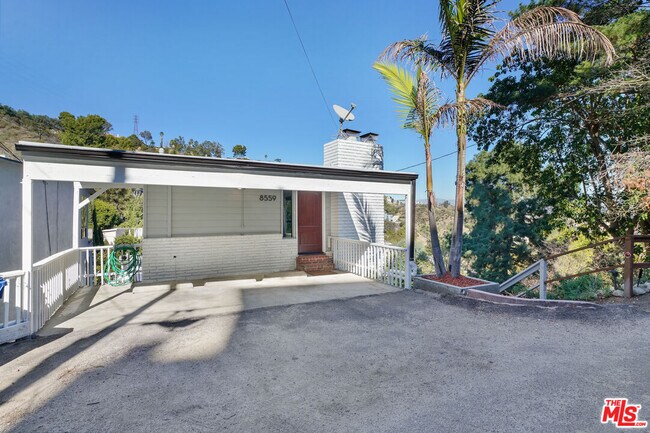 Foto del edificio - 8559 Brier Dr