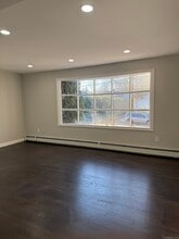 Building Photo - 19 Mill St