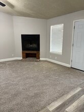 Building Photo - 824 Hardy Springs Cir