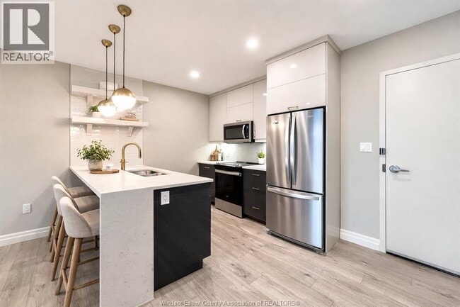 Building Photo - 531 Pelissier St