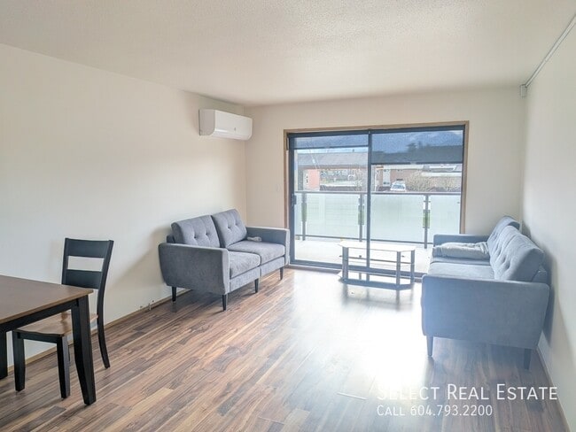 Building Photo - 46909 Yale Rd