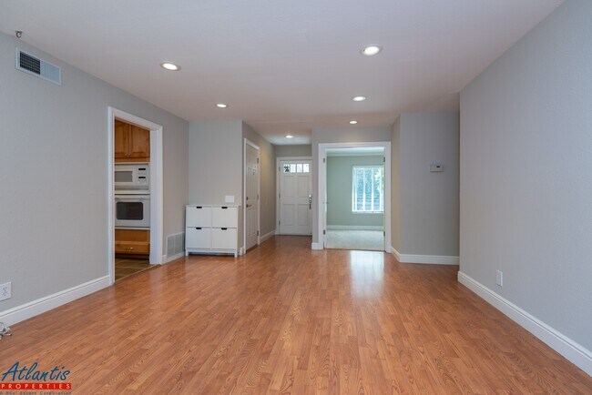 Building Photo - 6173 Lean Ave
